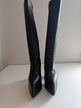 L'INTERVALLE Sculptural Pointed-Toe Platform Knee-High Boots